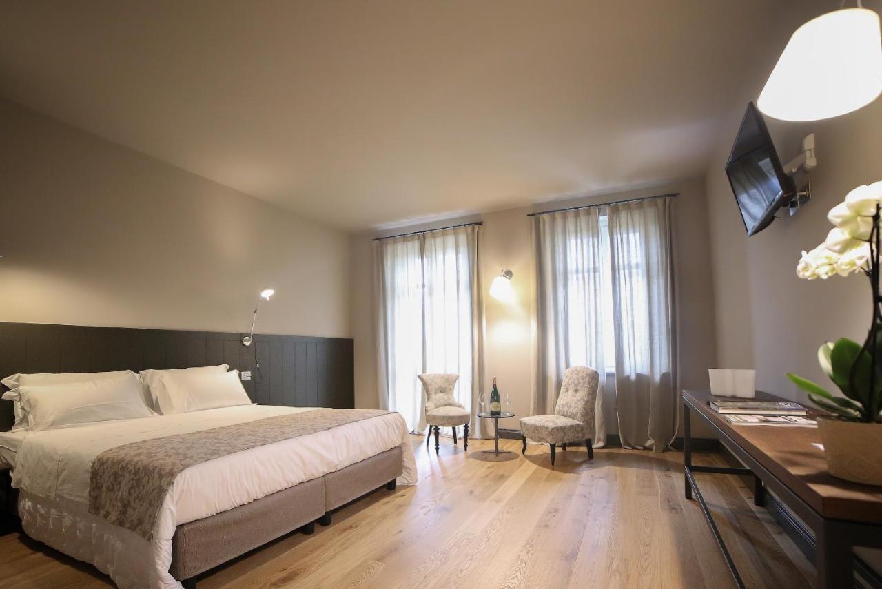 Locanda Ferro Uno, Golf Citta Di Asti Bagian luar foto