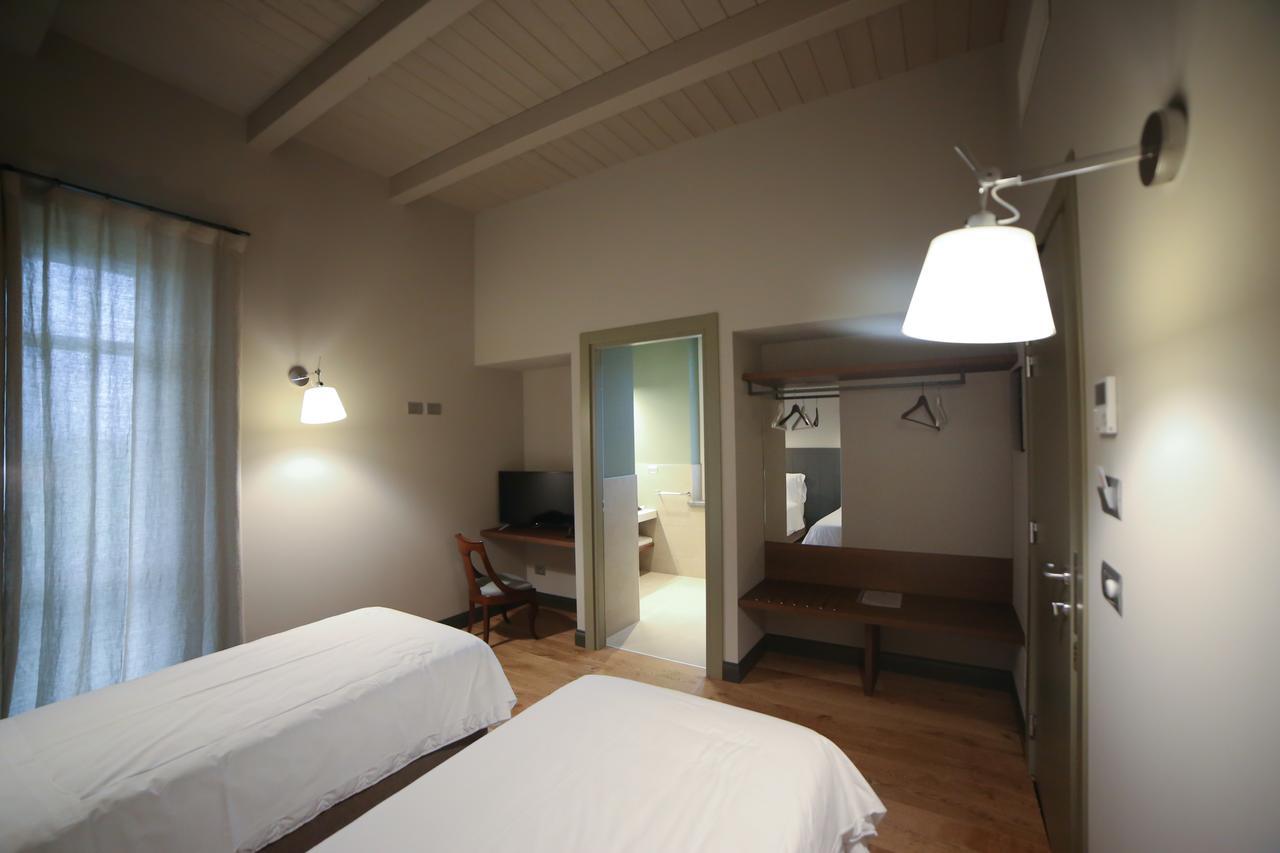 Locanda Ferro Uno, Golf Citta Di Asti Bagian luar foto