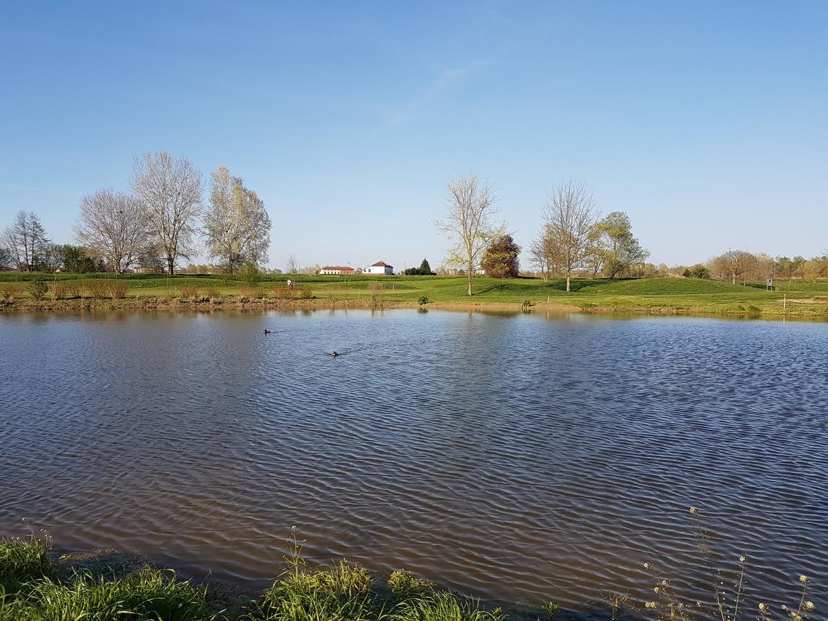 Locanda Ferro Uno, Golf Citta Di Asti Bagian luar foto